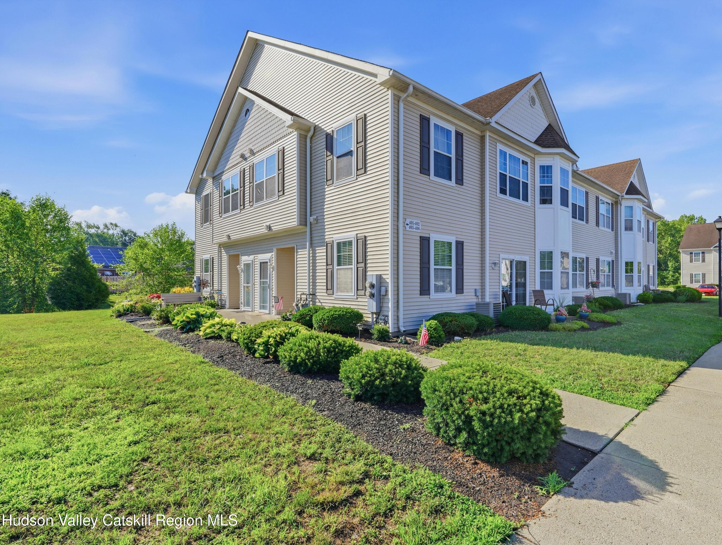 402 Commons Lane