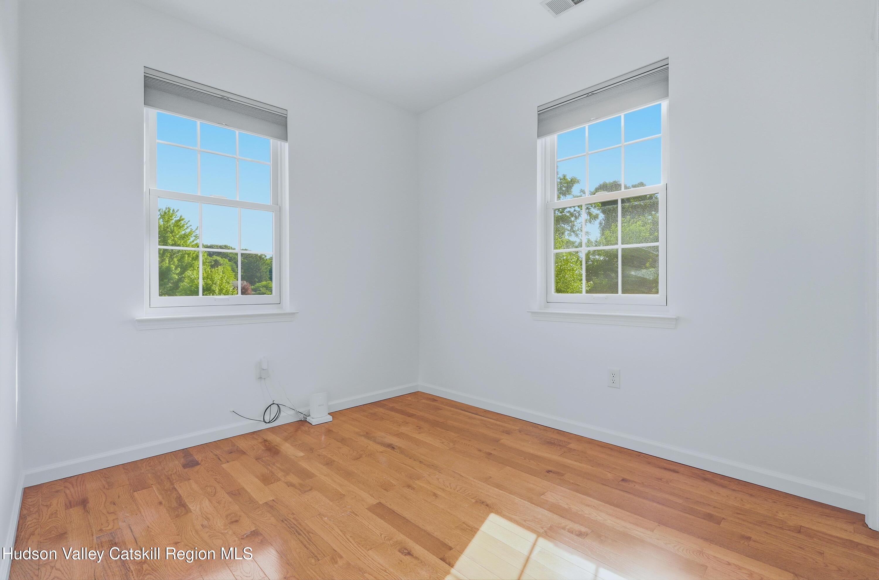 402 Commons Lane