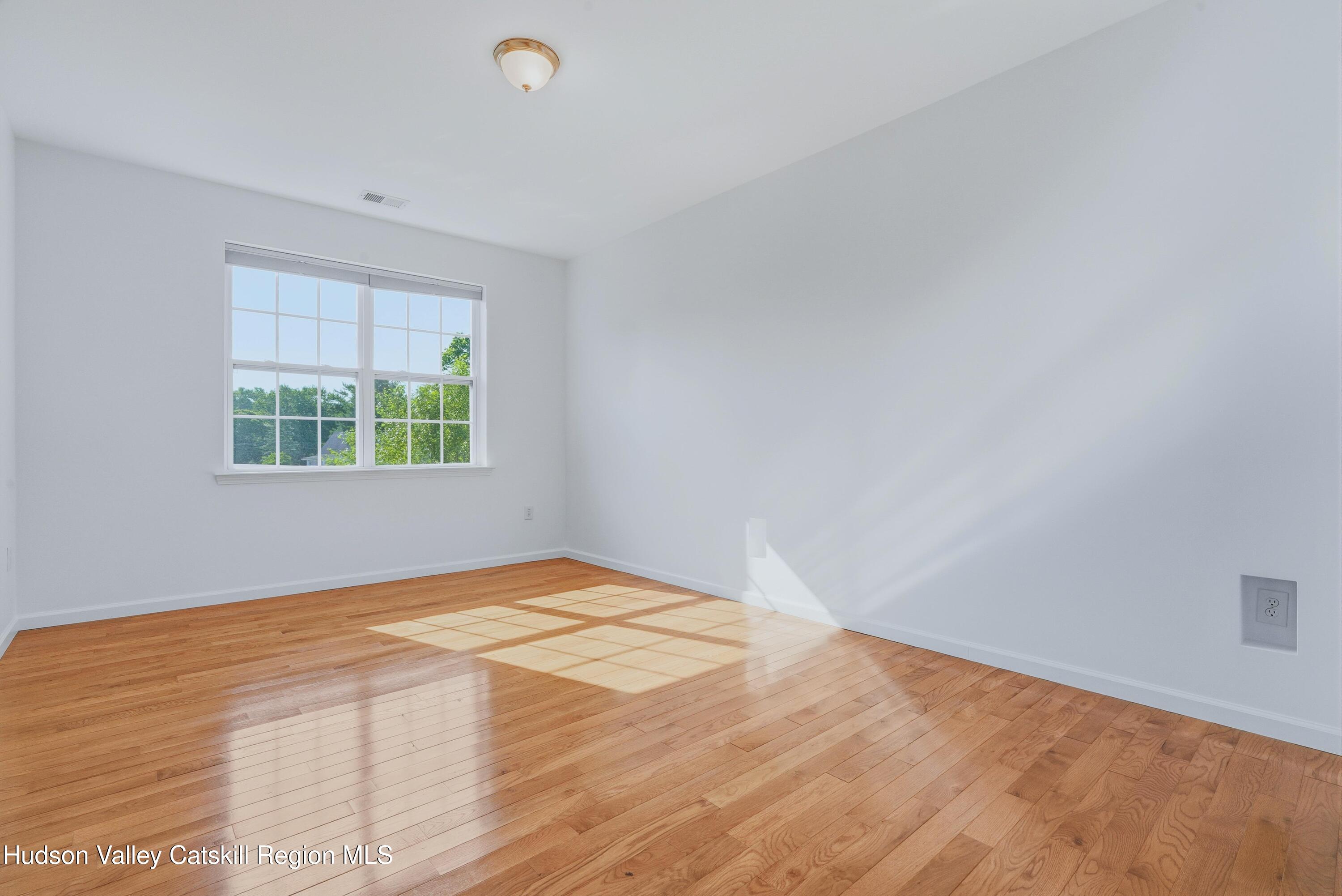 402 Commons Lane
