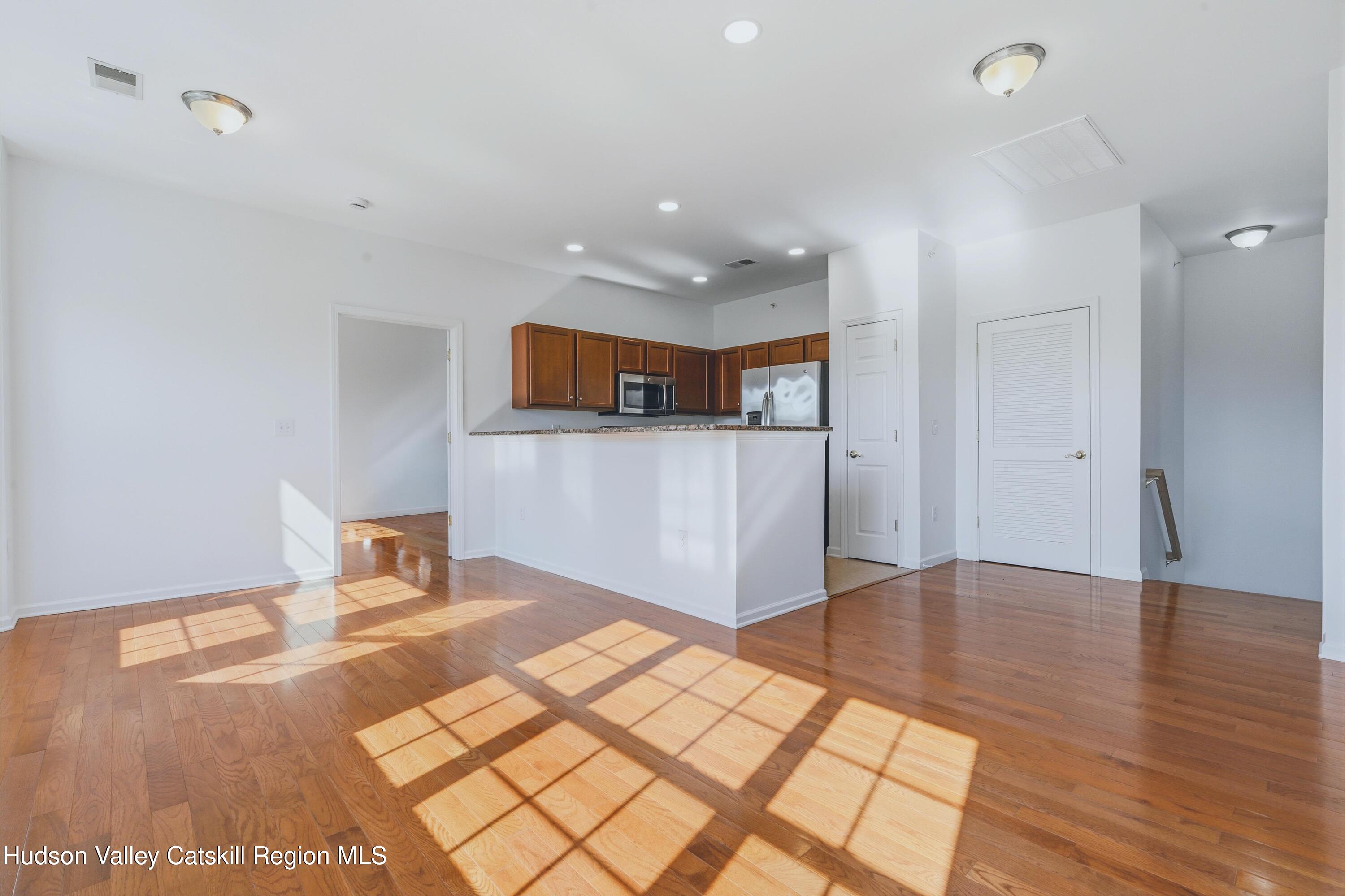 402 Commons Lane