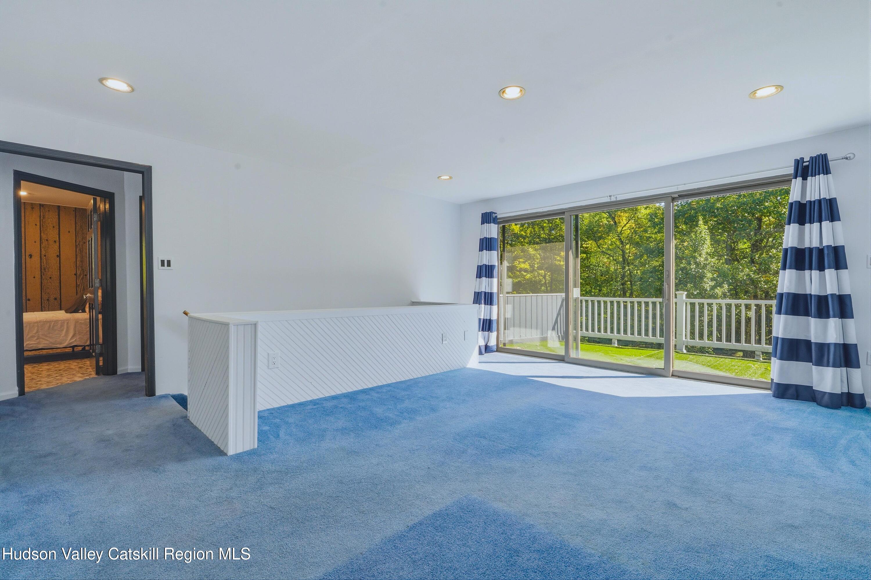 10 Manorville Road