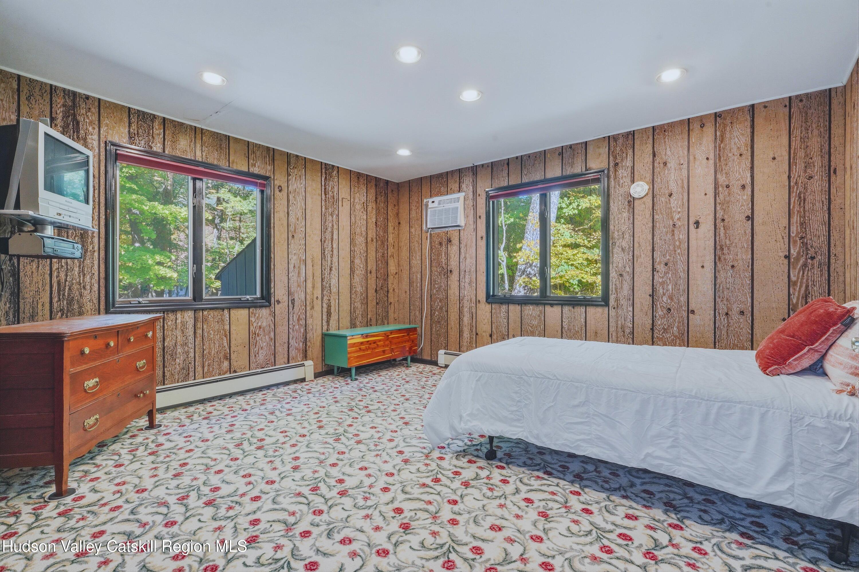 10 Manorville Road