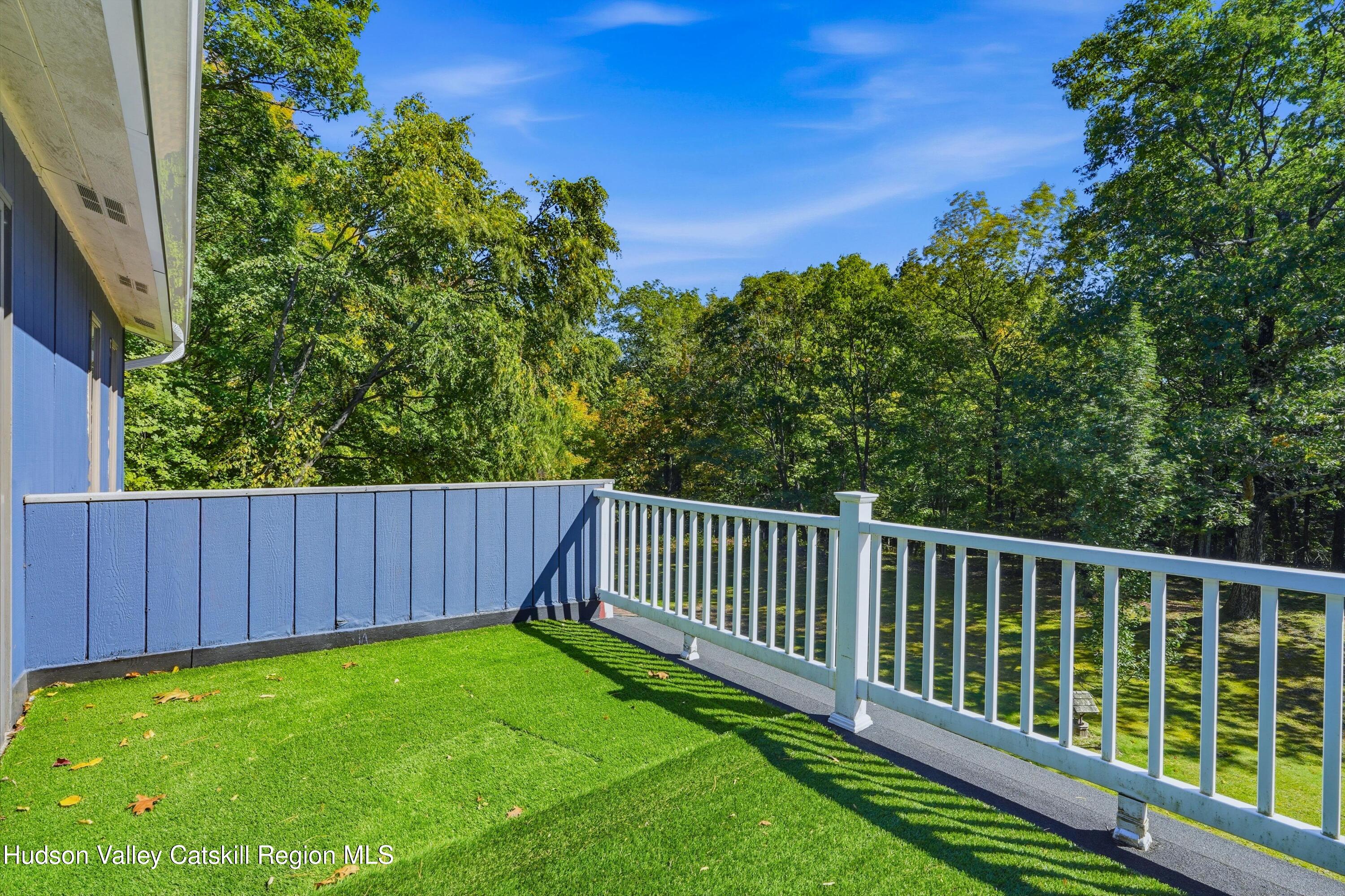 10 Manorville Road