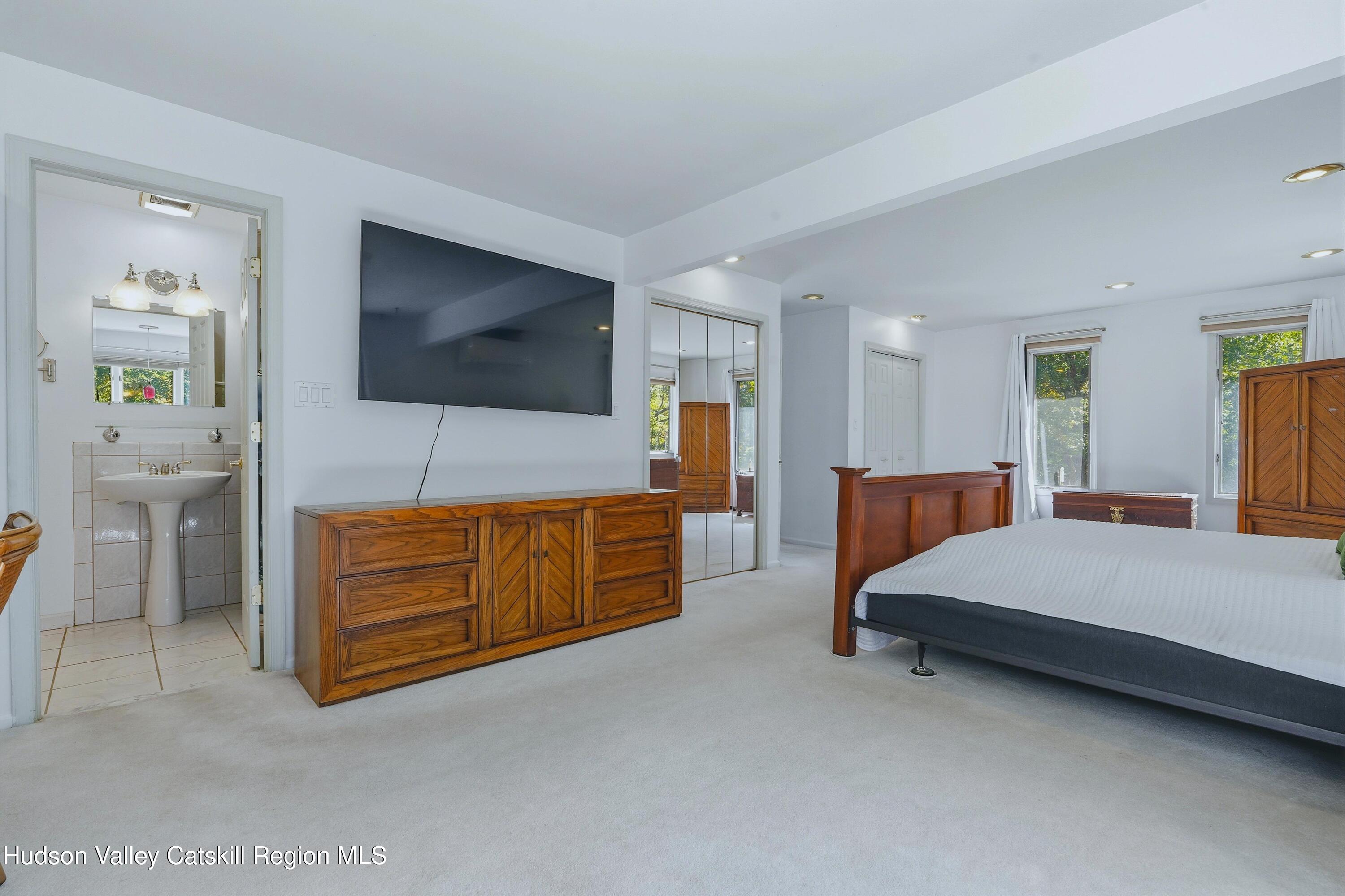 10 Manorville Road