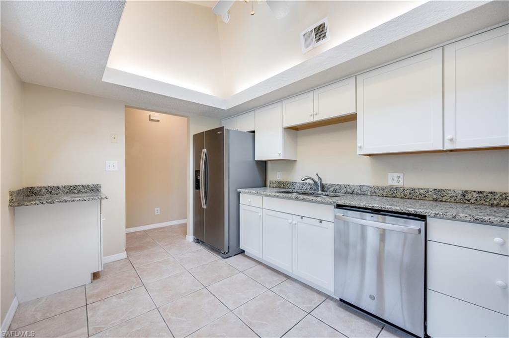 1482 La Petite CT