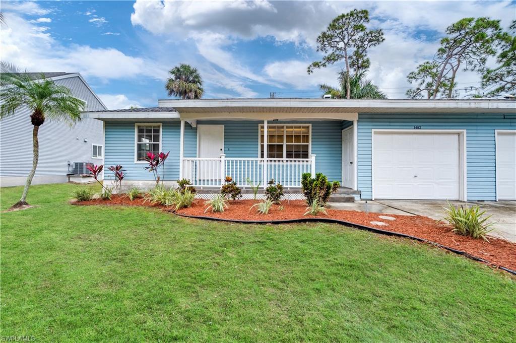 1482 La Petite CT