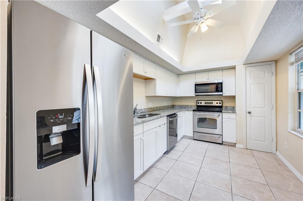 1482 La Petite CT