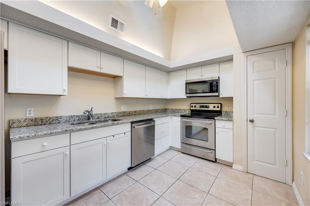 1482 La Petite CT