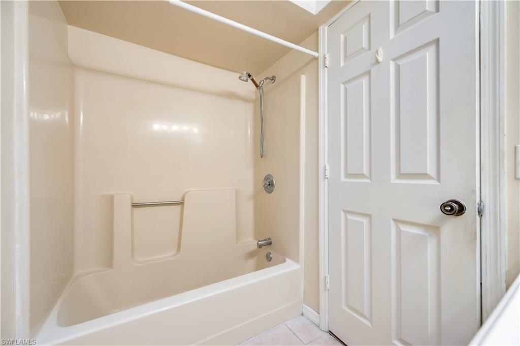 1482 La Petite CT