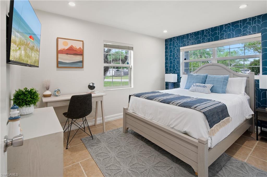900 Coconut CIR W
