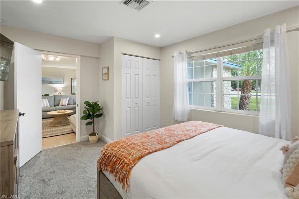 900 Coconut CIR W