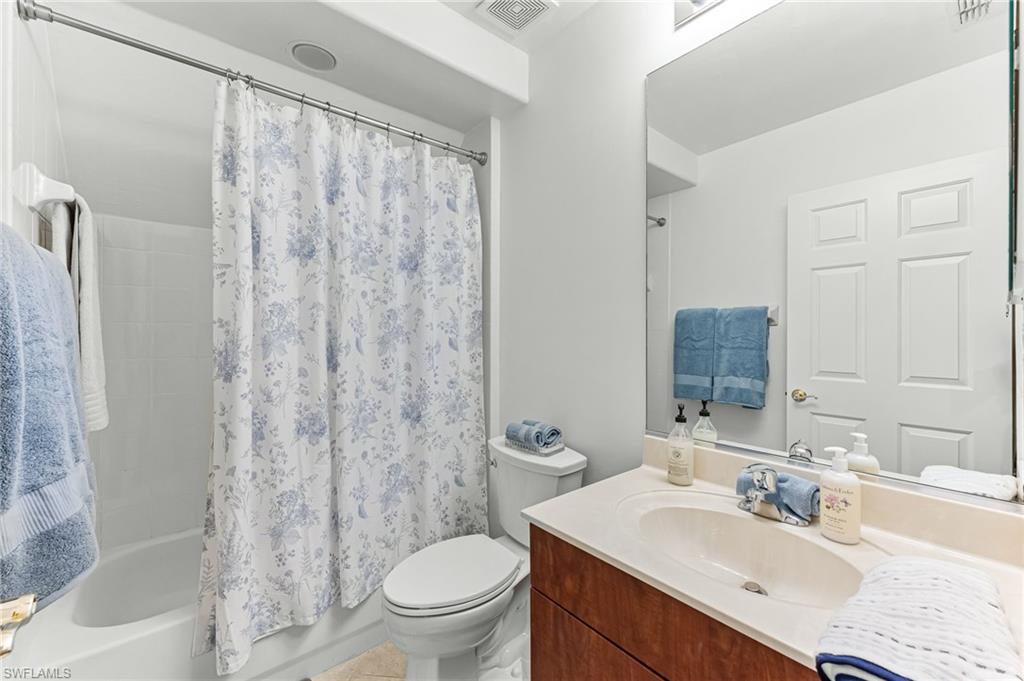 817 Carrick Bend CIR 102