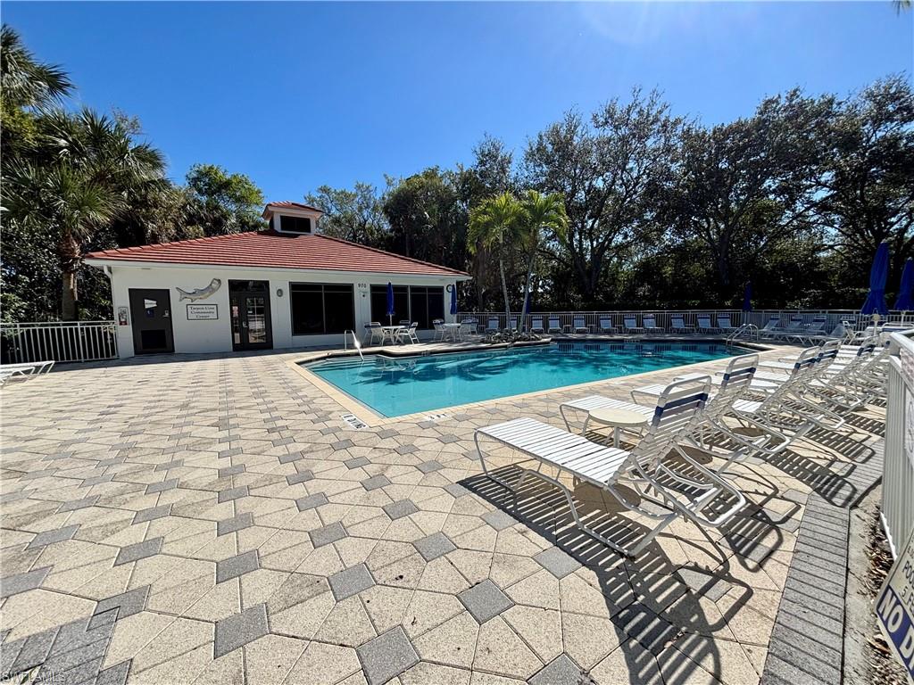 817 Carrick Bend CIR 102