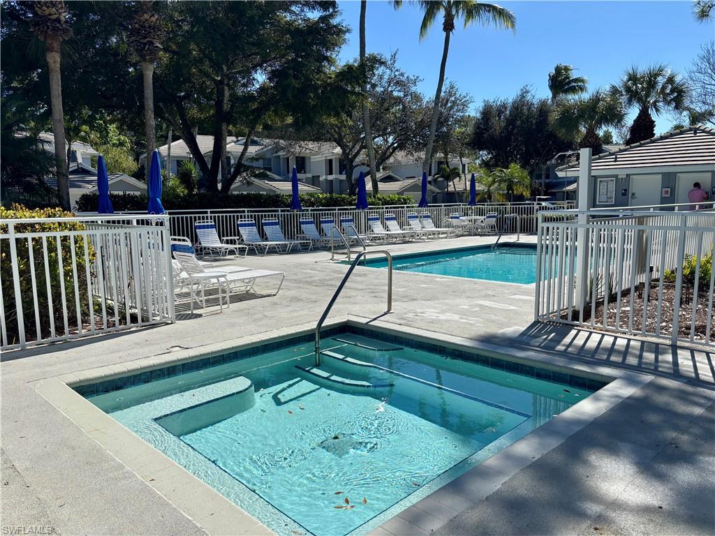 817 Carrick Bend CIR 102