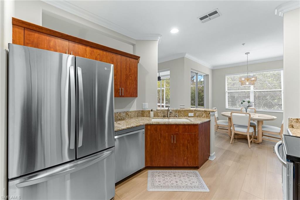 817 Carrick Bend CIR 102