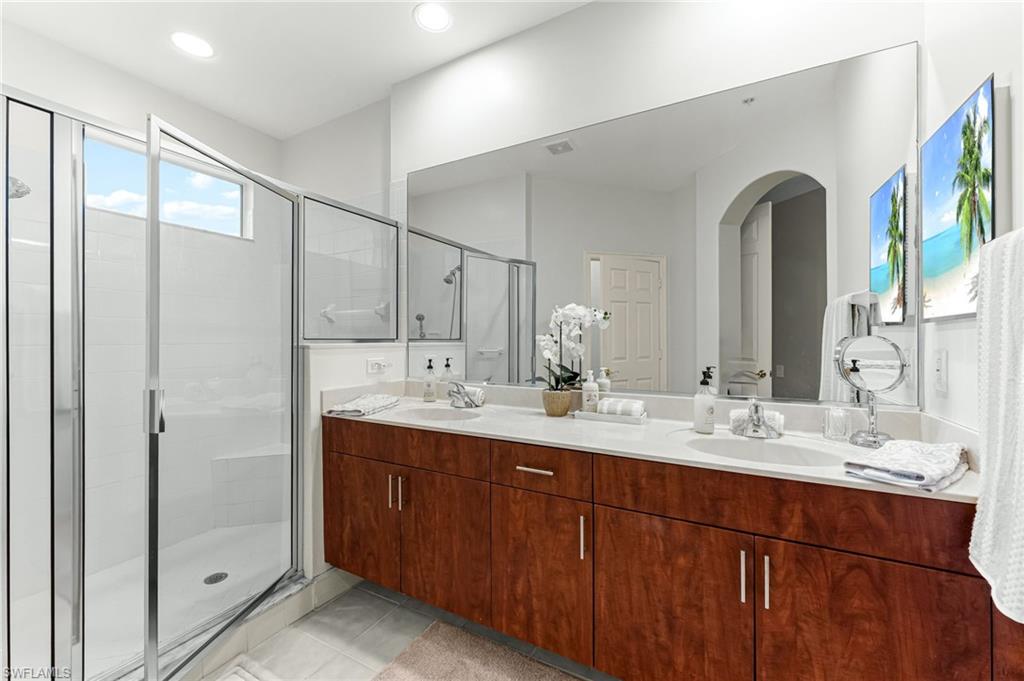 817 Carrick Bend CIR 102