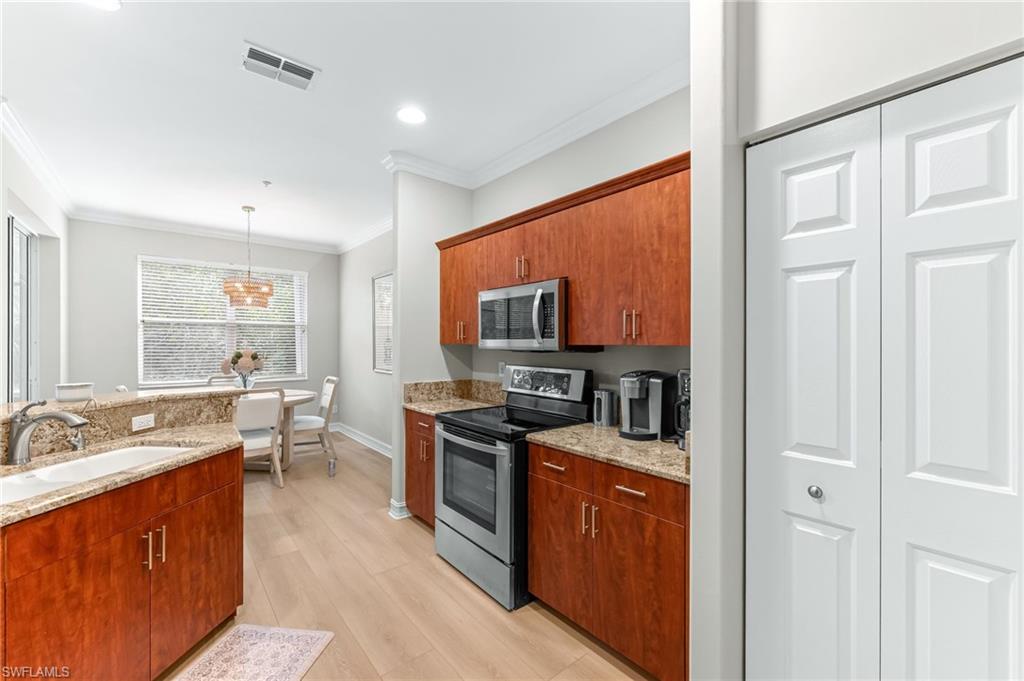 817 Carrick Bend CIR 102