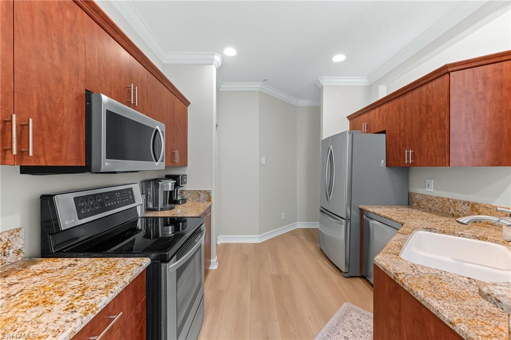 817 Carrick Bend CIR 102