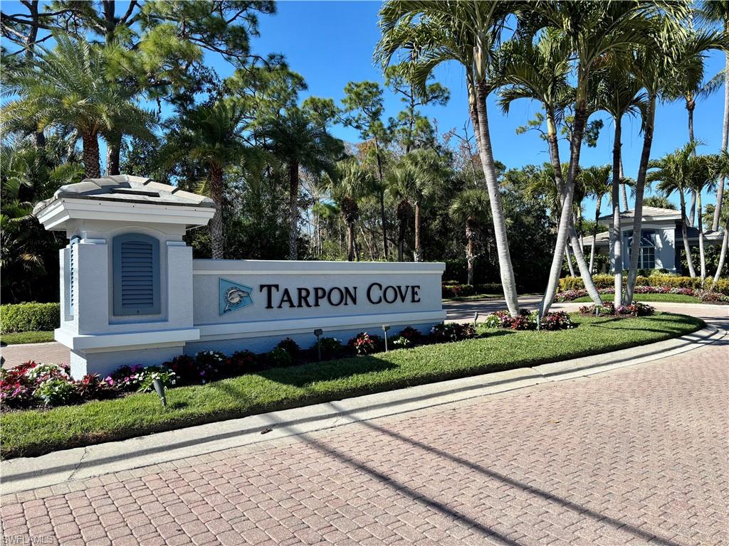 817 Carrick Bend CIR 102