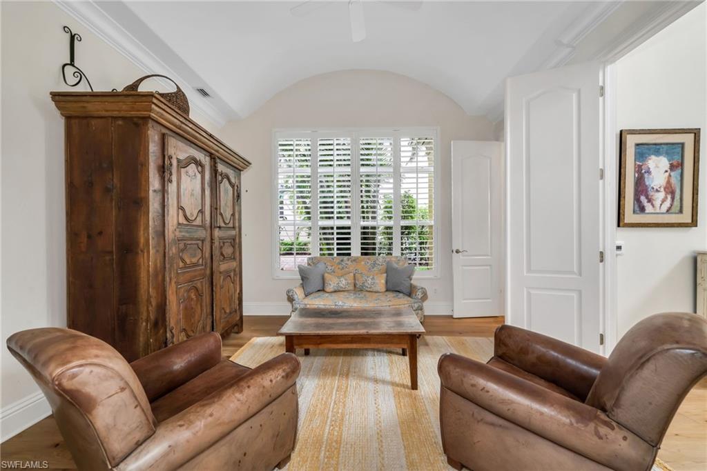 8572 Bellagio DR
