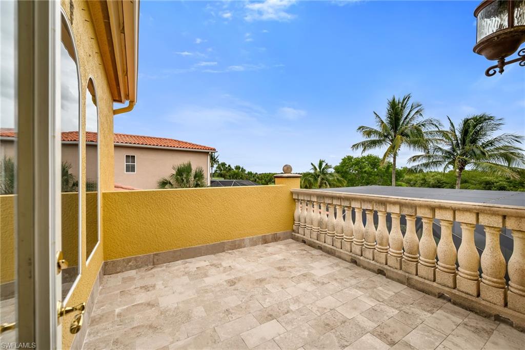 8572 Bellagio DR