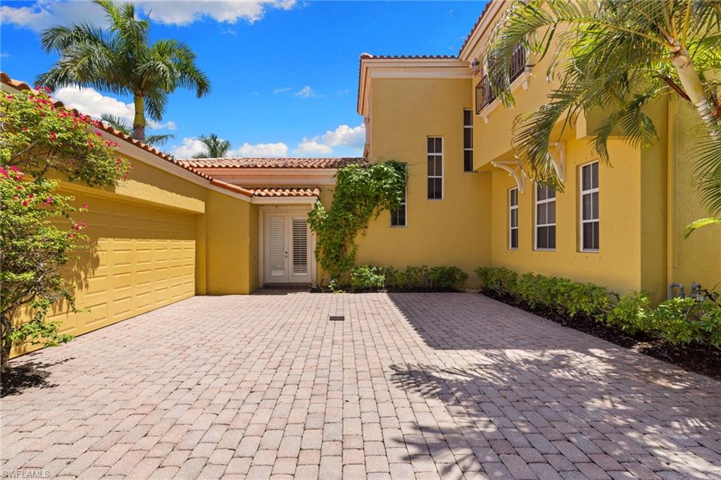 8572 Bellagio DR