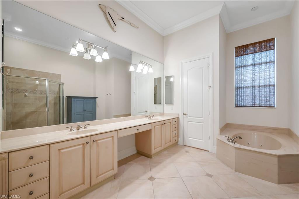 8572 Bellagio DR