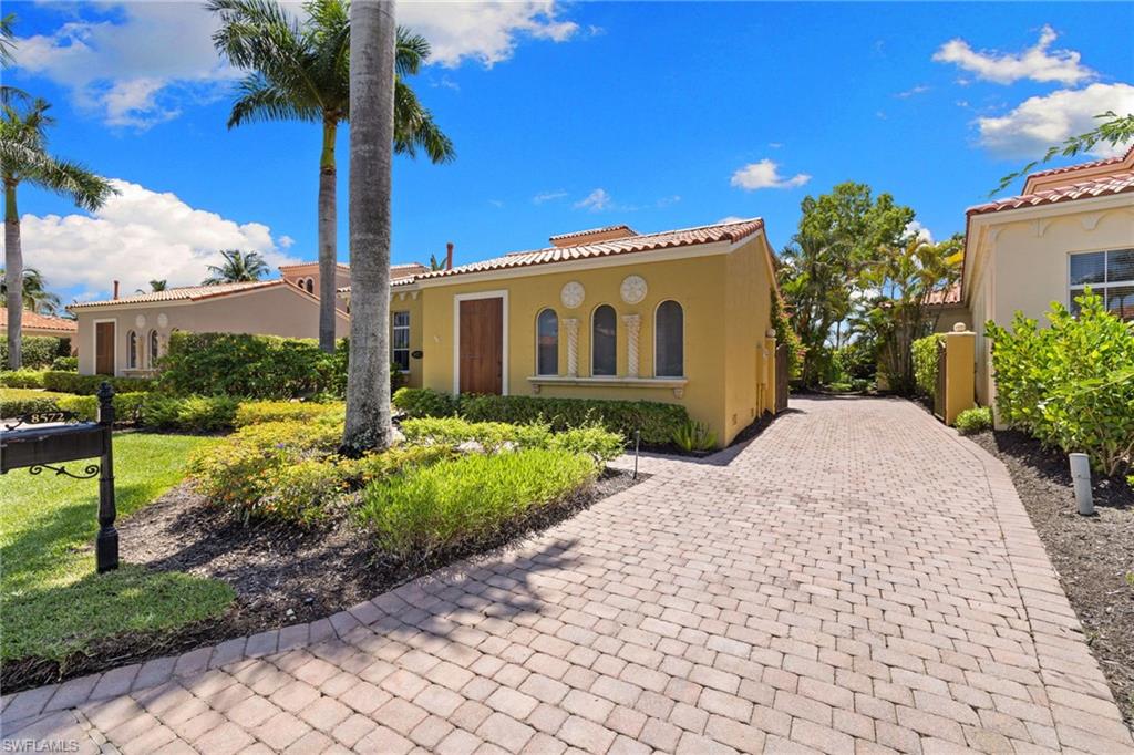 8572 Bellagio DR