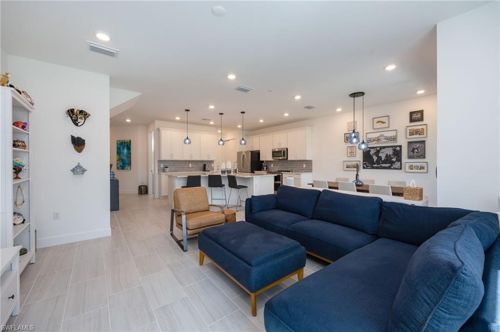 4295 Sonoma Oaks CIR