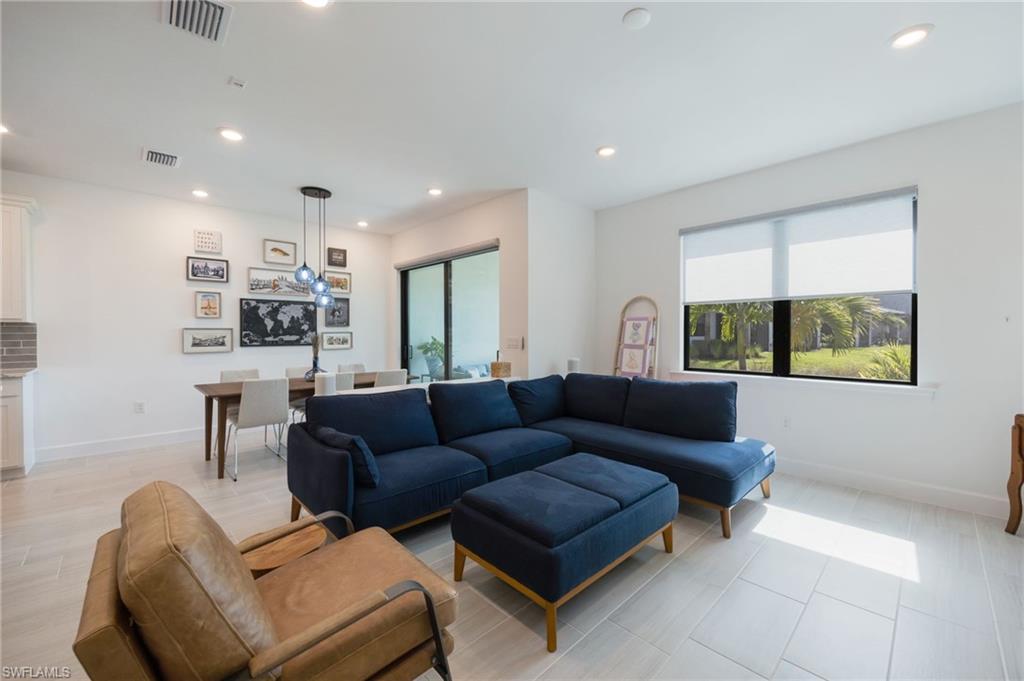 4295 Sonoma Oaks CIR