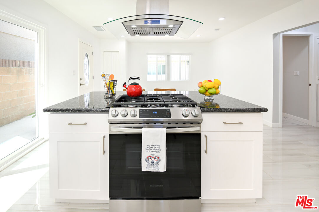 4564 W Broadway Unit B