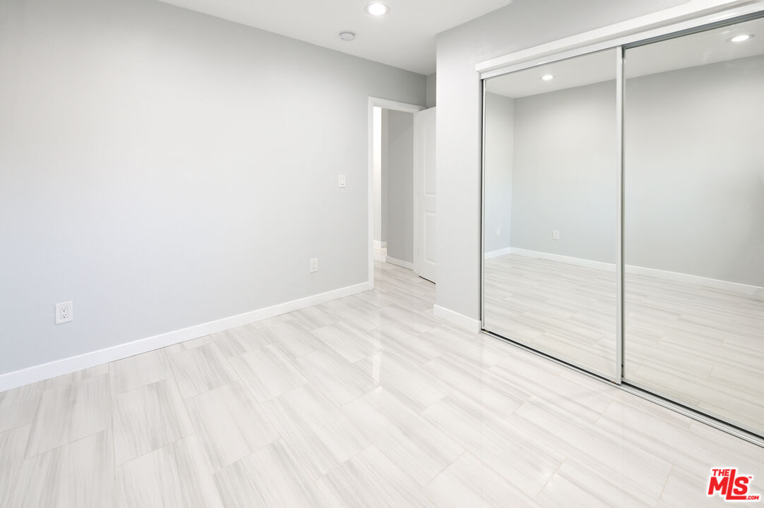 4564 W Broadway Unit B