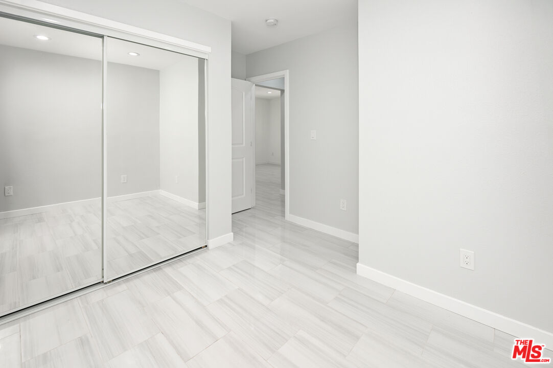 4564 W Broadway Unit B