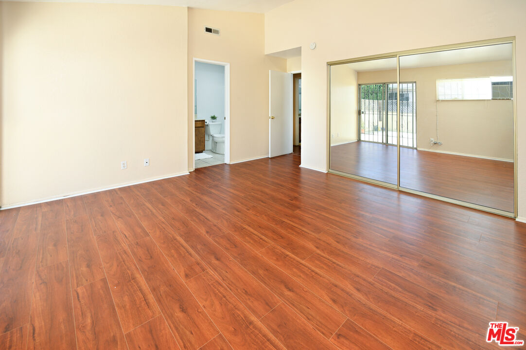 4445 W 135th St Unit: B