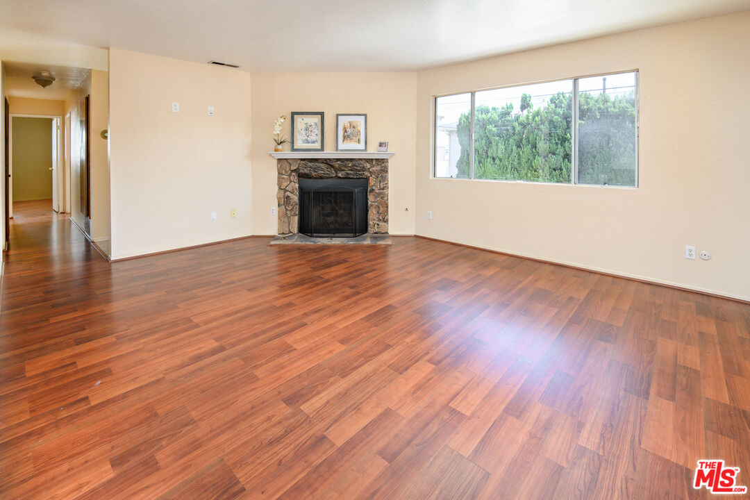 4445 W 135th St Unit: B