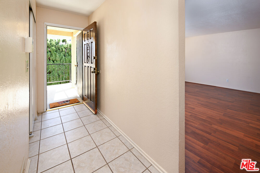 4445 W 135th St Unit: B