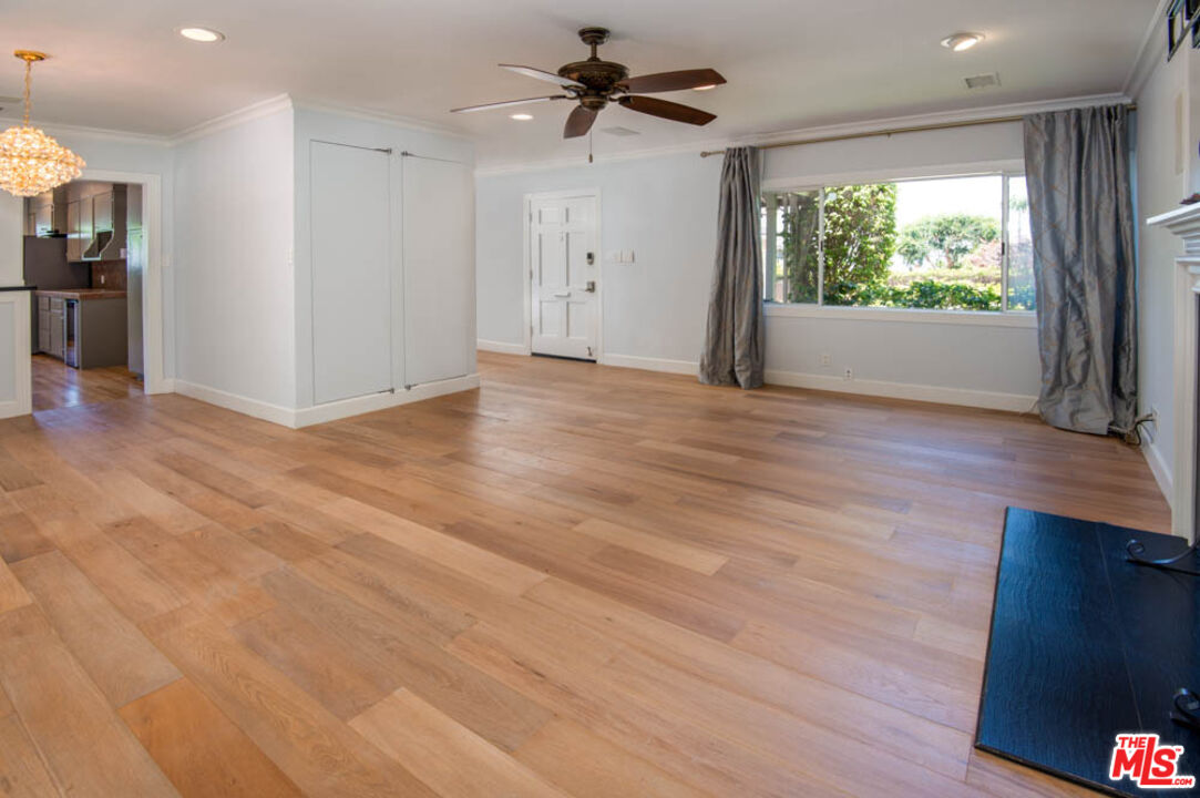 306 Calle De Arboles