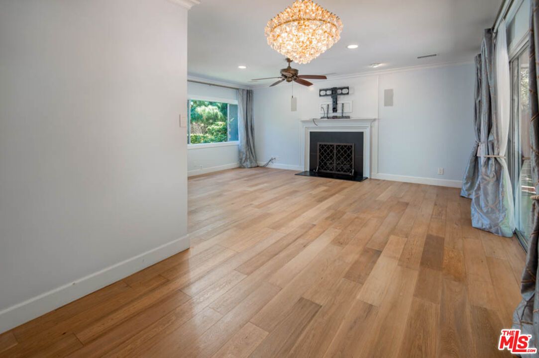 306 Calle De Arboles