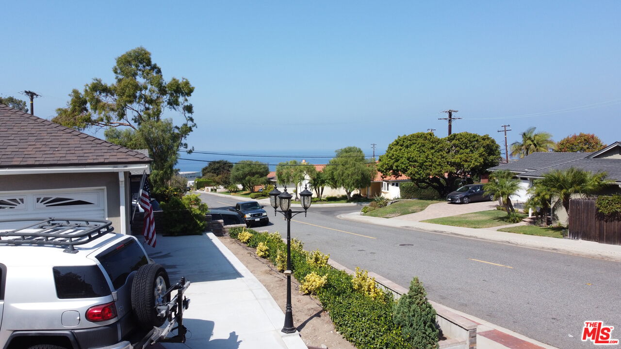 306 Calle De Arboles