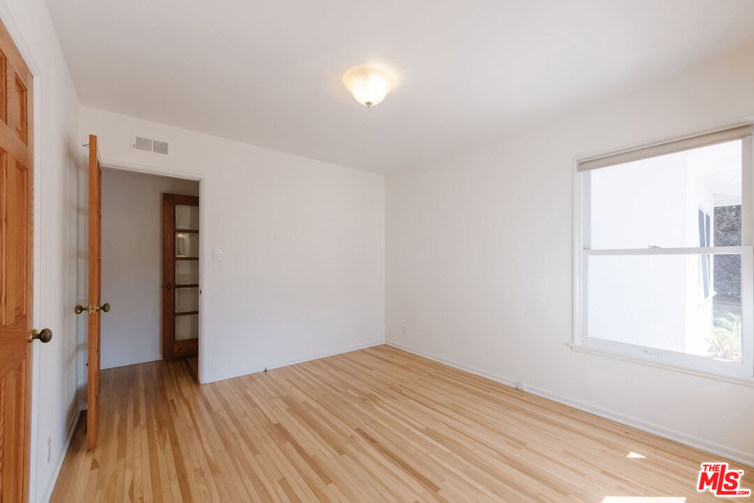 637 Via Los Miradores