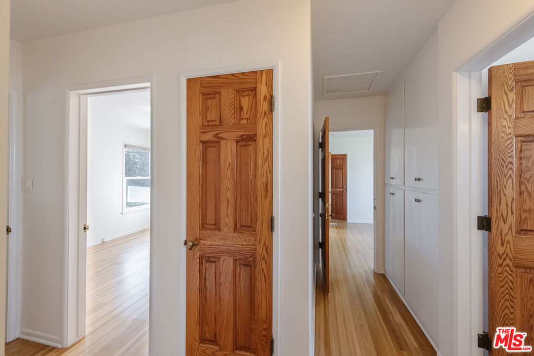 637 Via Los Miradores