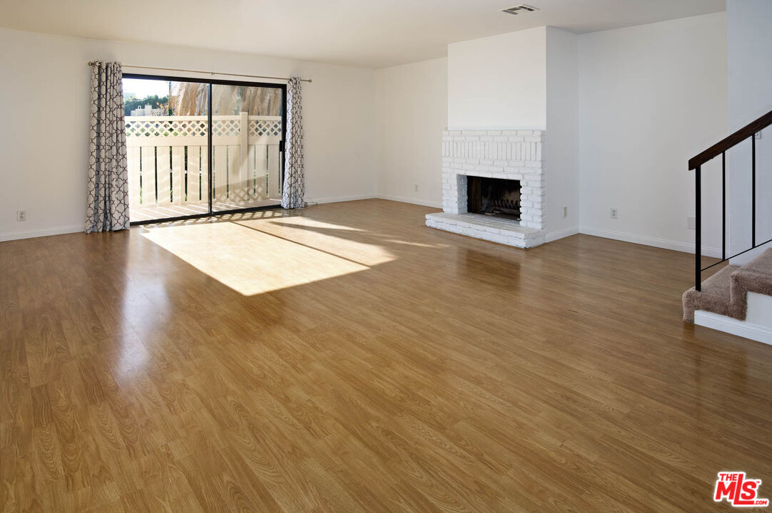 4365 Mclaughlin Ave Unit: 22