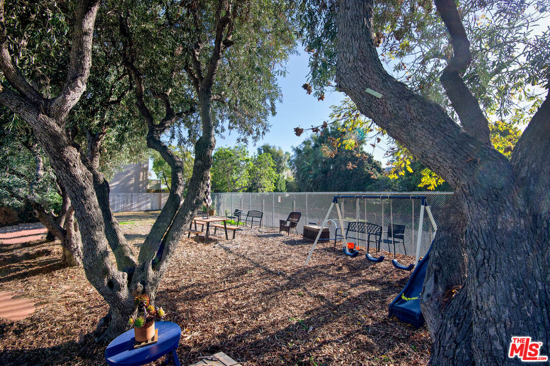 4365 Mclaughlin Ave Unit: 22