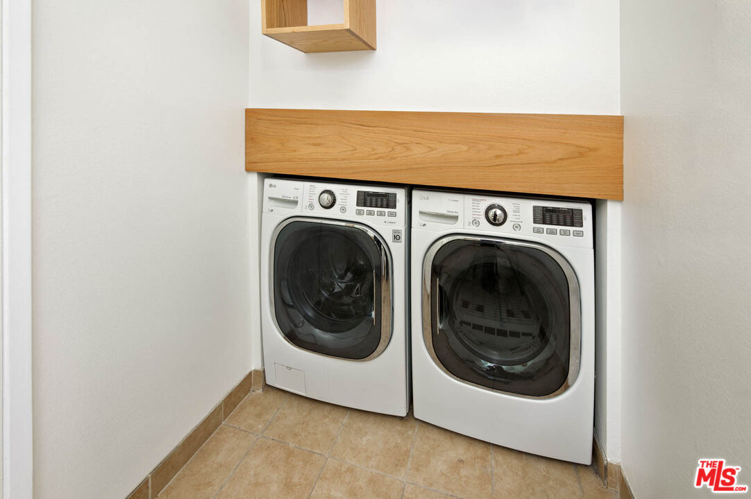 4365 Mclaughlin Ave Unit: 22