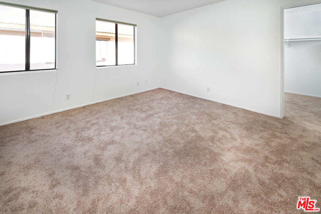 4365 Mclaughlin Ave Unit: 22