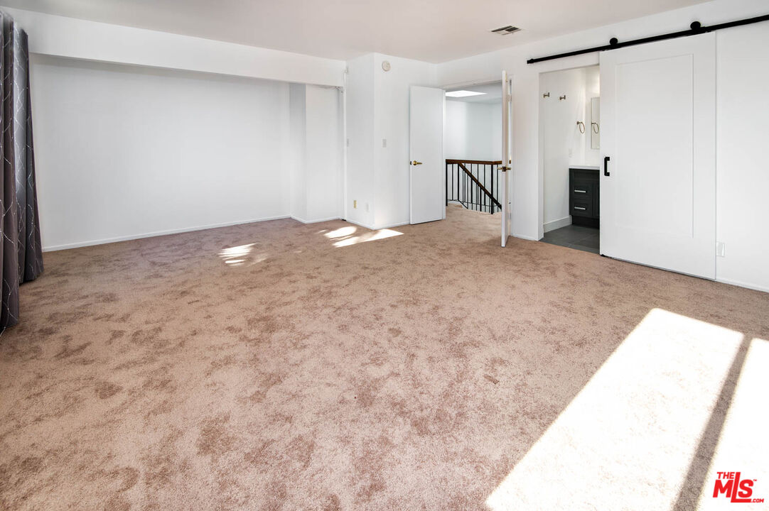 4365 Mclaughlin Ave Unit: 22