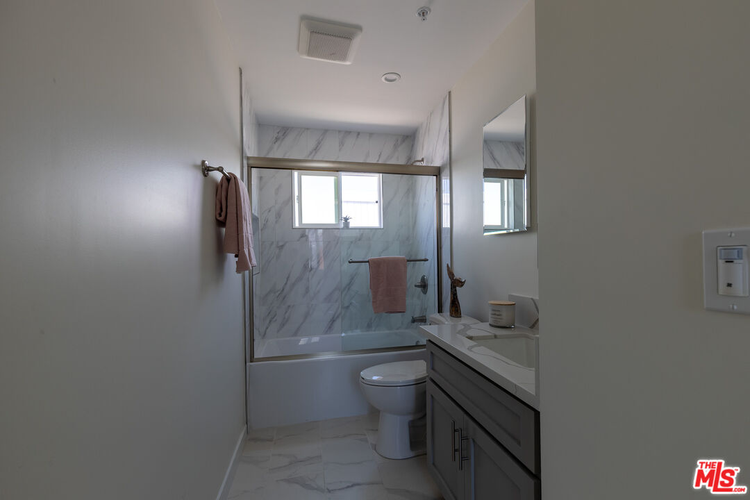 5123 W 130th St Unit: 5125