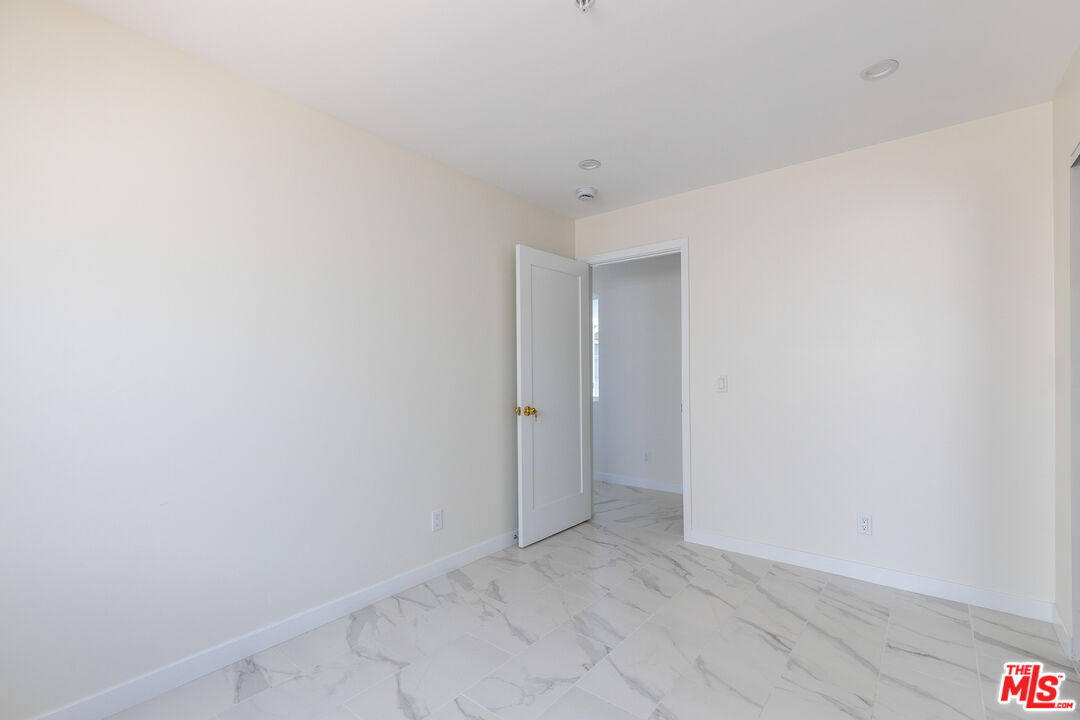 5123 W 130th St Unit: 5125