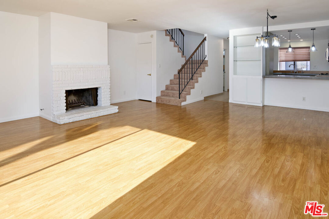 4365 Mclaughlin Ave Unit: 22