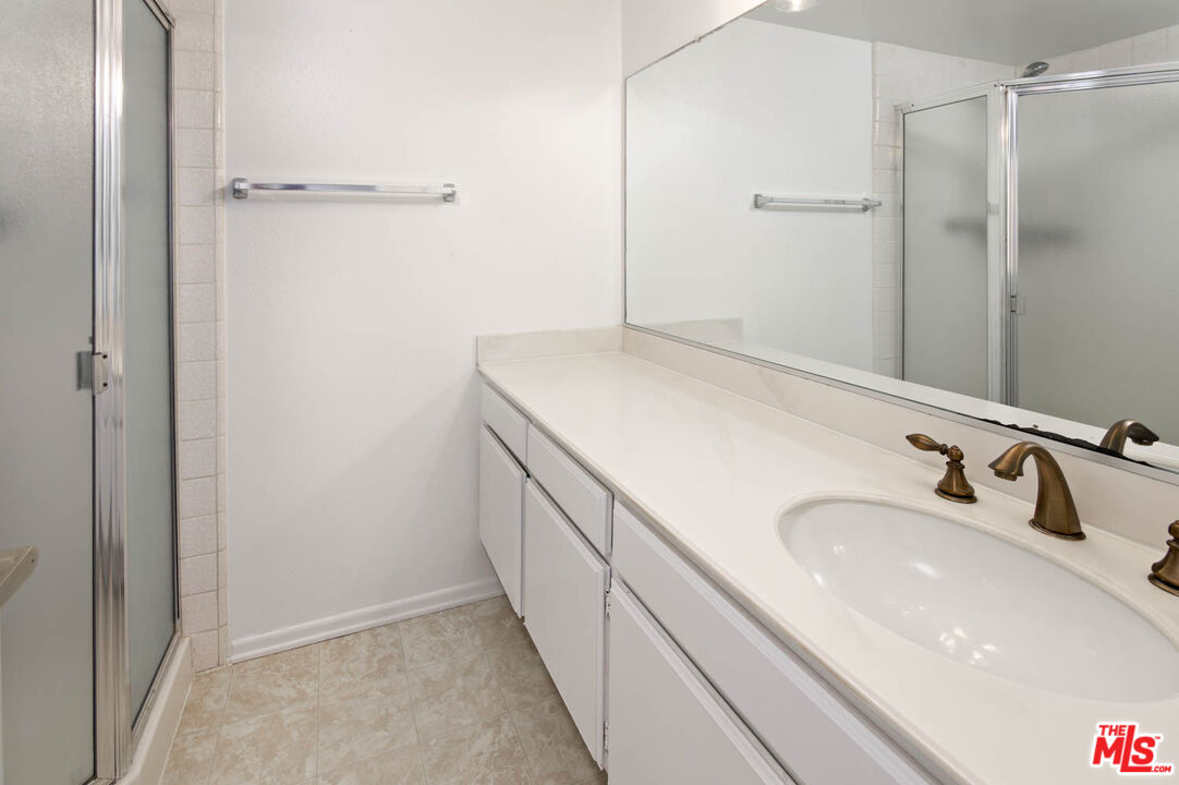 4365 Mclaughlin Ave Unit: 22